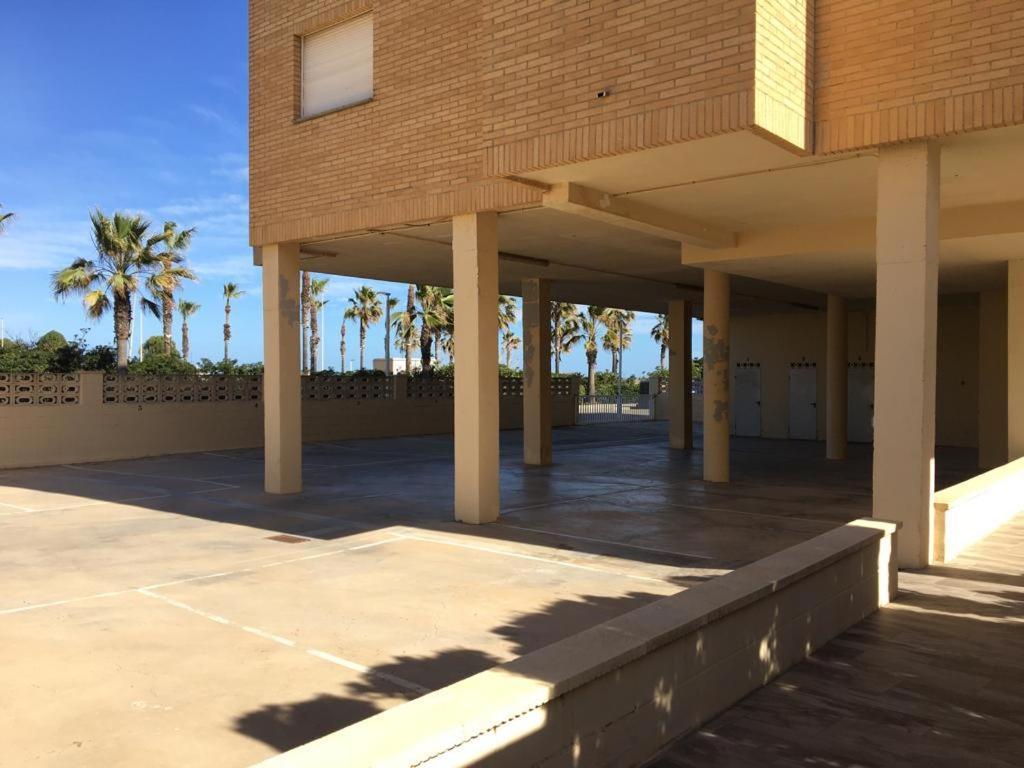 Apartamento A 100 Metros De La Playa Con Grande Terraza Y Vistas Al Mar Daimus Esterno foto
