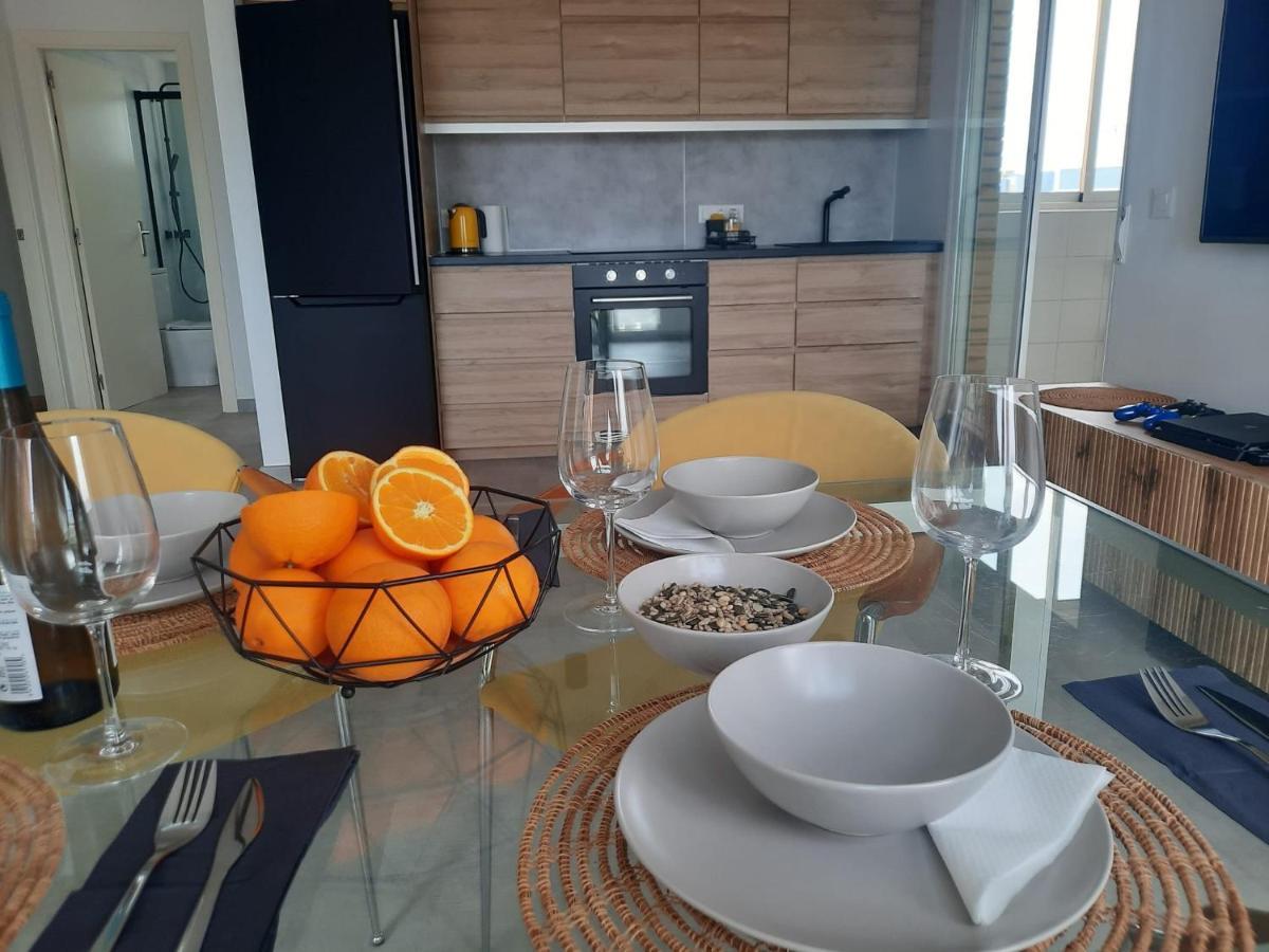 Apartamento A 100 Metros De La Playa Con Grande Terraza Y Vistas Al Mar Daimus Esterno foto